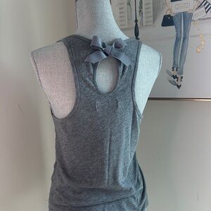 Vintage 00’s Abercrombie & Fitch Gray Keyhole Tank Top with bow